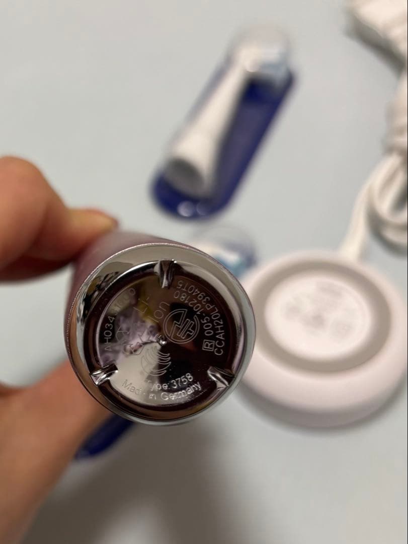 専用ページ　　オーラルbブラウン 電動歯ブラシ