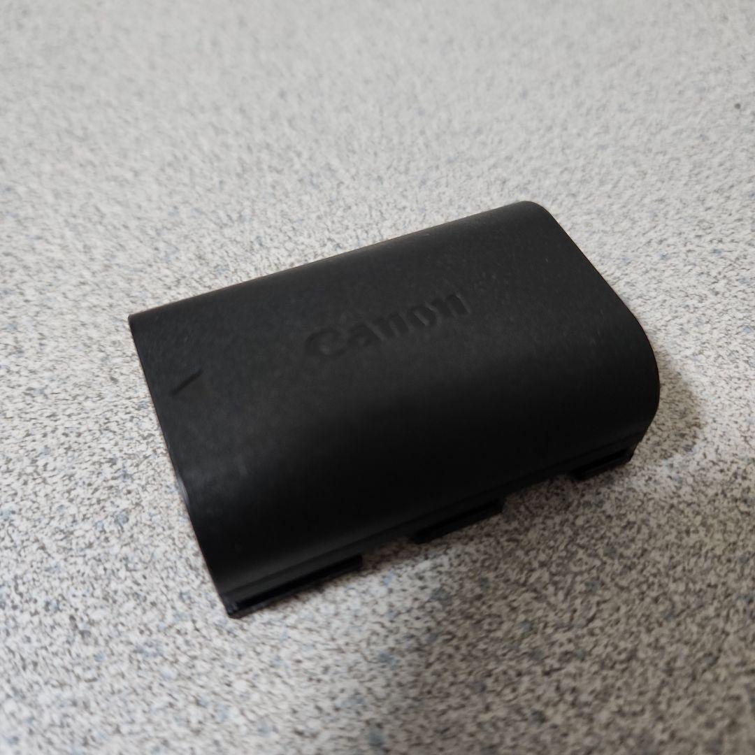 Canon EOS 7D Mark II 本体(おまけ:バッテリーグリップ)