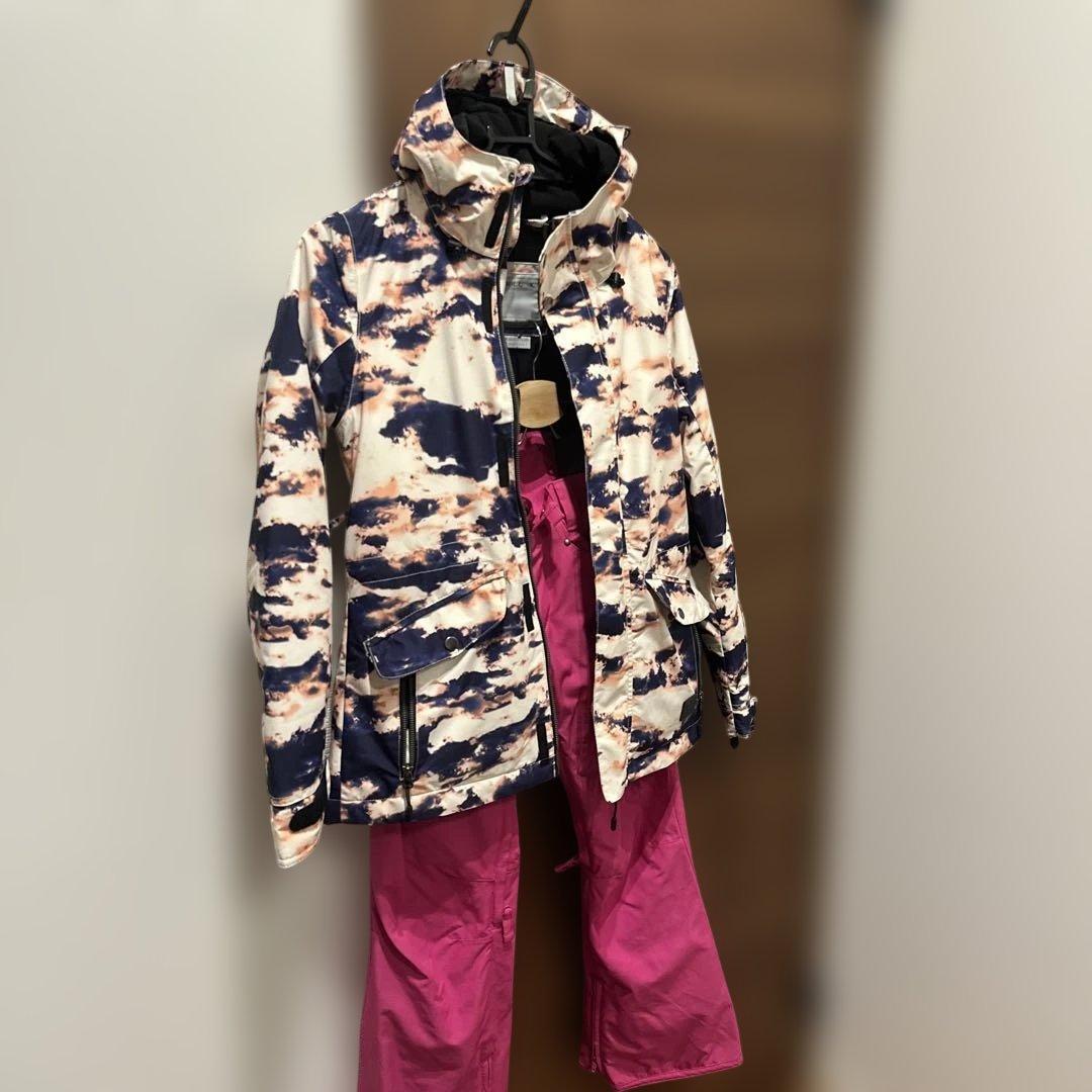 美品　O'NEILLオニール CSBスノーボードウェアセットレディースM