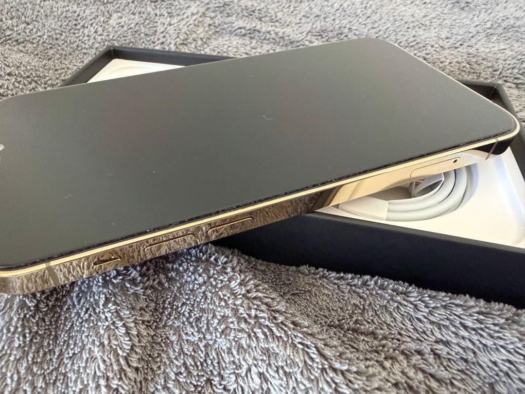 m*i様 Apple iPhone 12 Pro ゴールド 本体