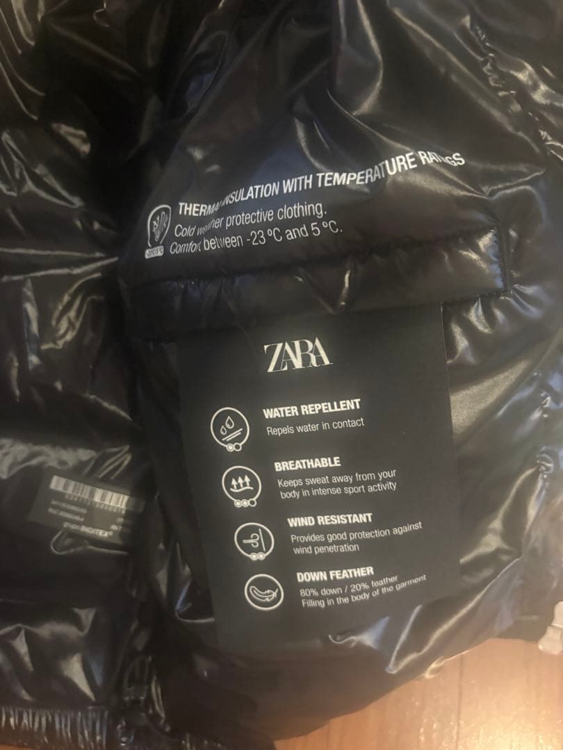 25年モデルzaraブラック フード付きダウンジャケット