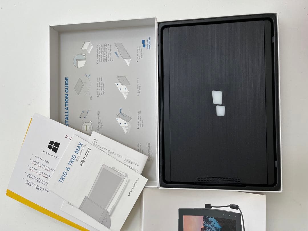 TRIO MAX Mobile Pixels モバイルトリプルディスプレイ