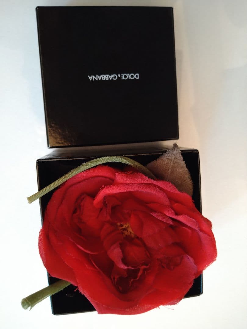 ドルチェ&ガッバーナ　薔薇　クリスタル　カフス