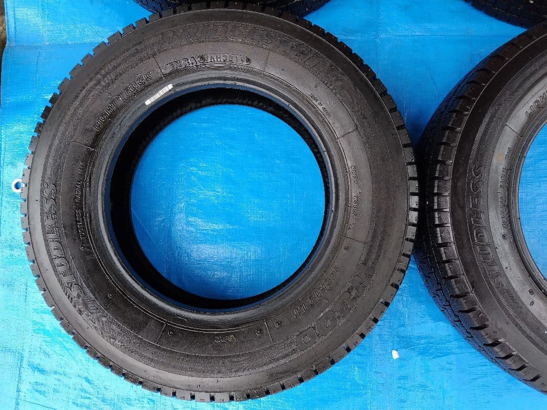 Ⓑ145R12・LT【2/2】軽トラ用スタッドレス・鉄ホイール付、２本分割