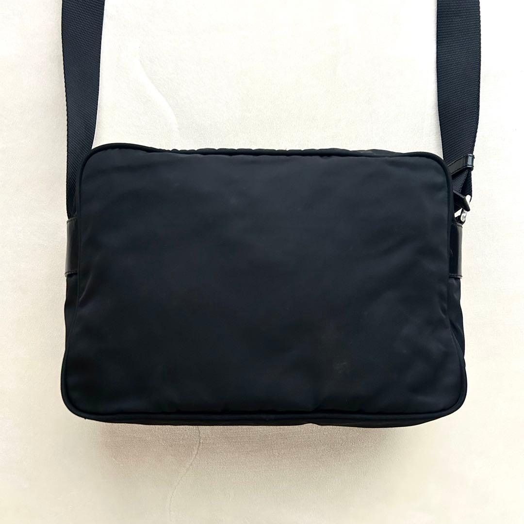 PRADA プラダ ショルダーバッグ 斜めがけ テスート 三角ロゴ 黒