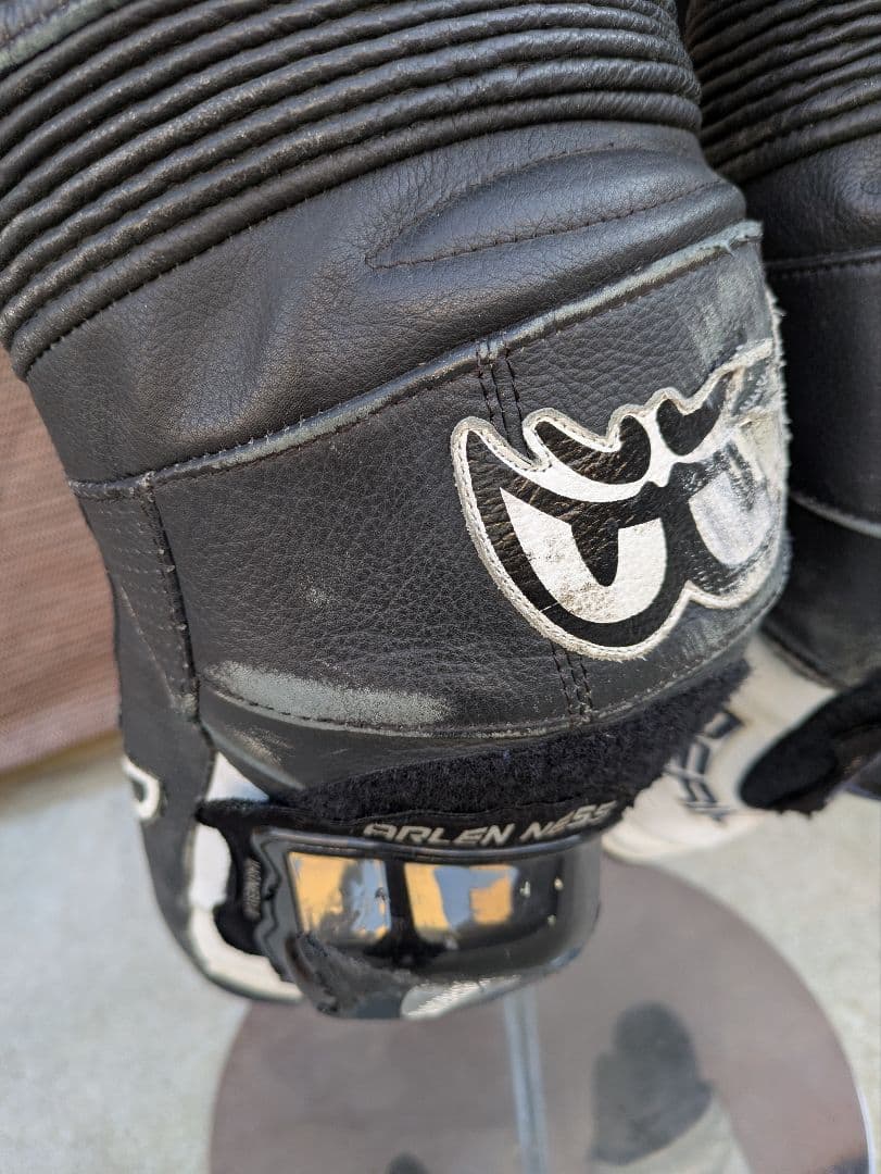 なべライダー様BERIK 2.0 ブラック/ホワイト革ツナギ