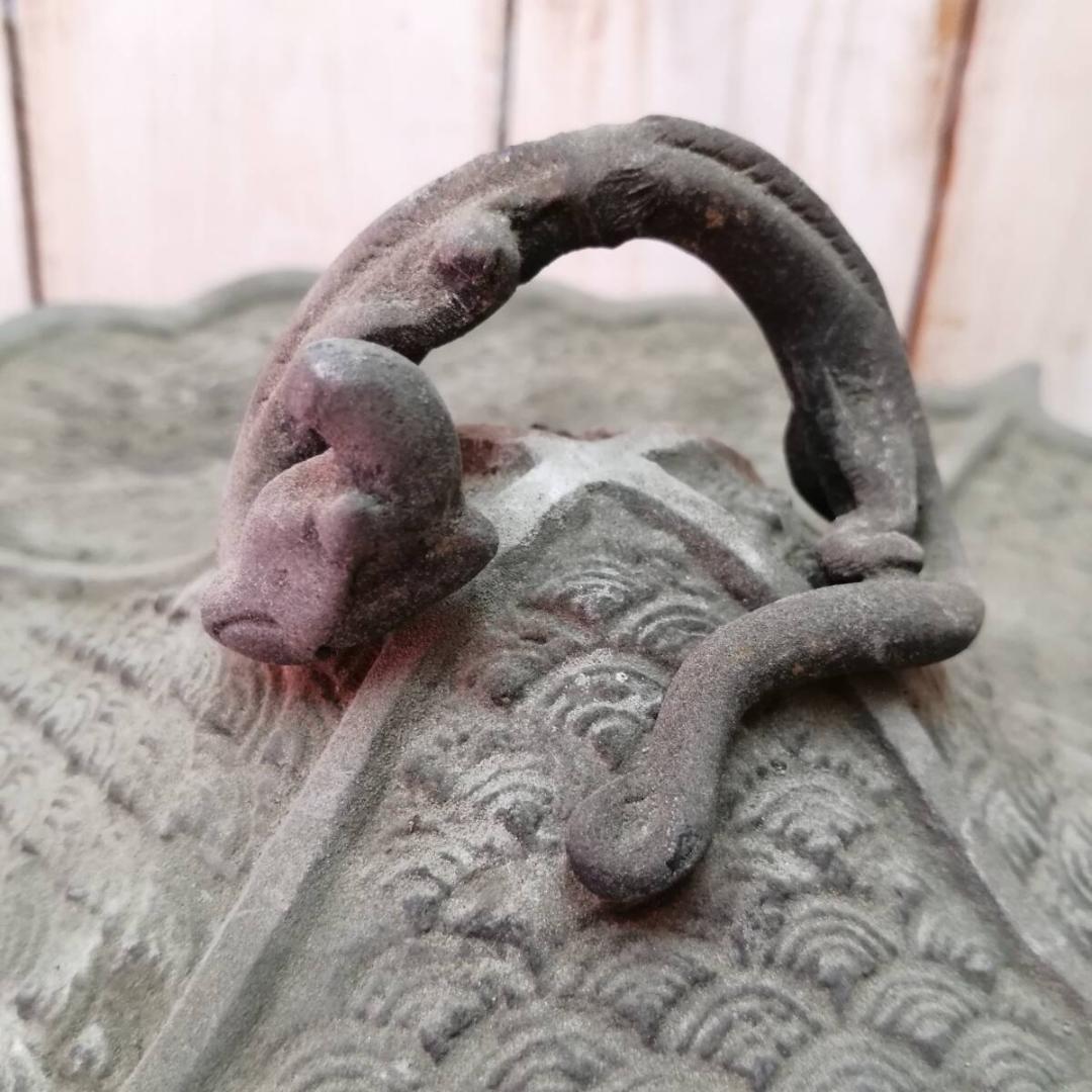 吊り灯篭 古い銅製 龍頭 青海波 菱花型 格子 吊り下げ灯 灯篭 丸型 足付き