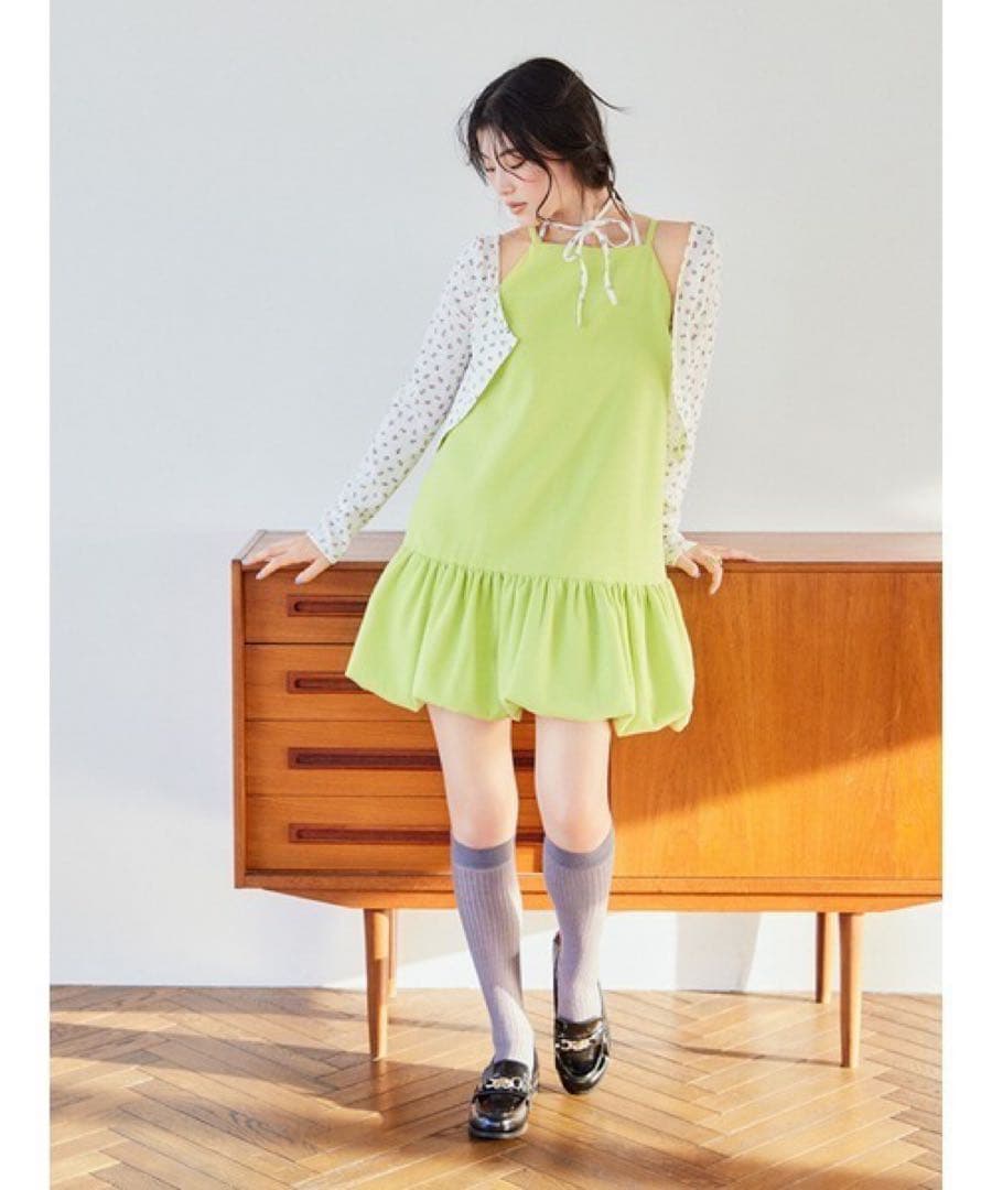 未使用品LILY BROWNホルターキャミセットカットトップス （FLOWER）