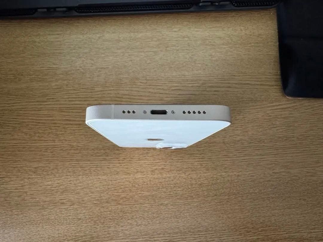 Apple iPhone 13 ホワイト