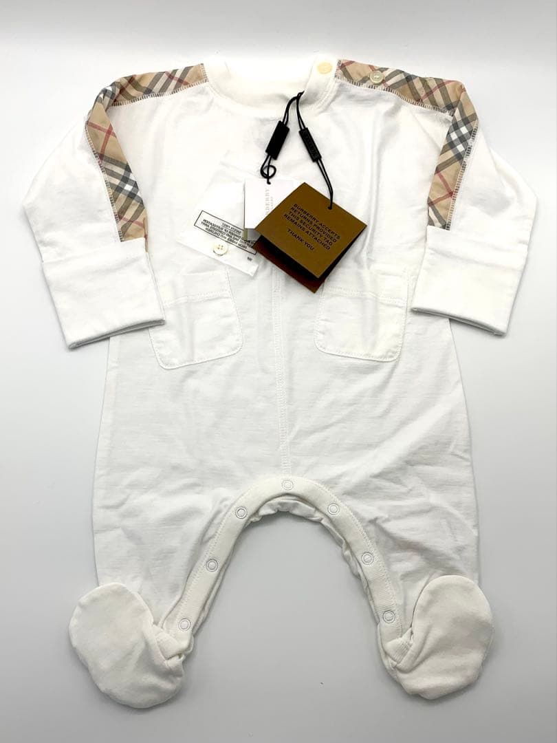 【新品】BURBERRY ベビー服 3点セット　xxs ロンパース　スタイ　帽子