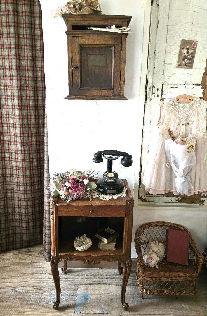 フランス　アンティーク　オーク　　ベッドサイドテーブル　家具