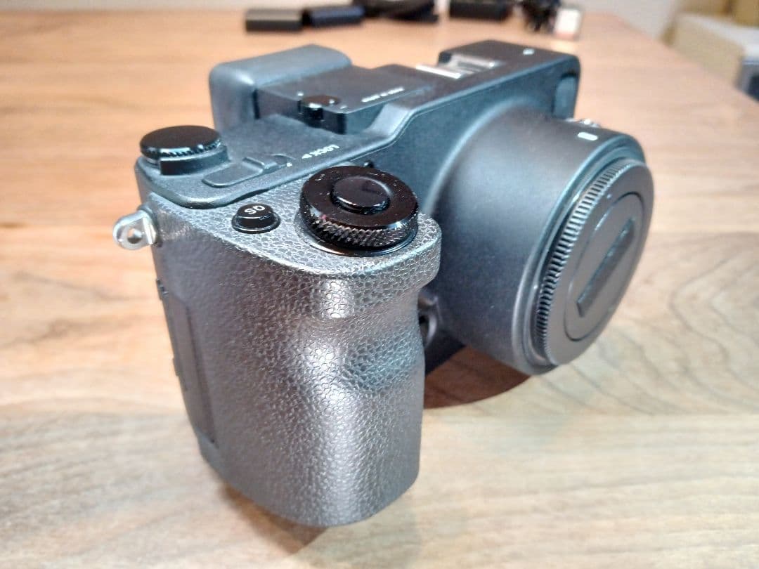 H*o様 【バッテリー計2個+SDカード】SIGMA sd quattro ボデ