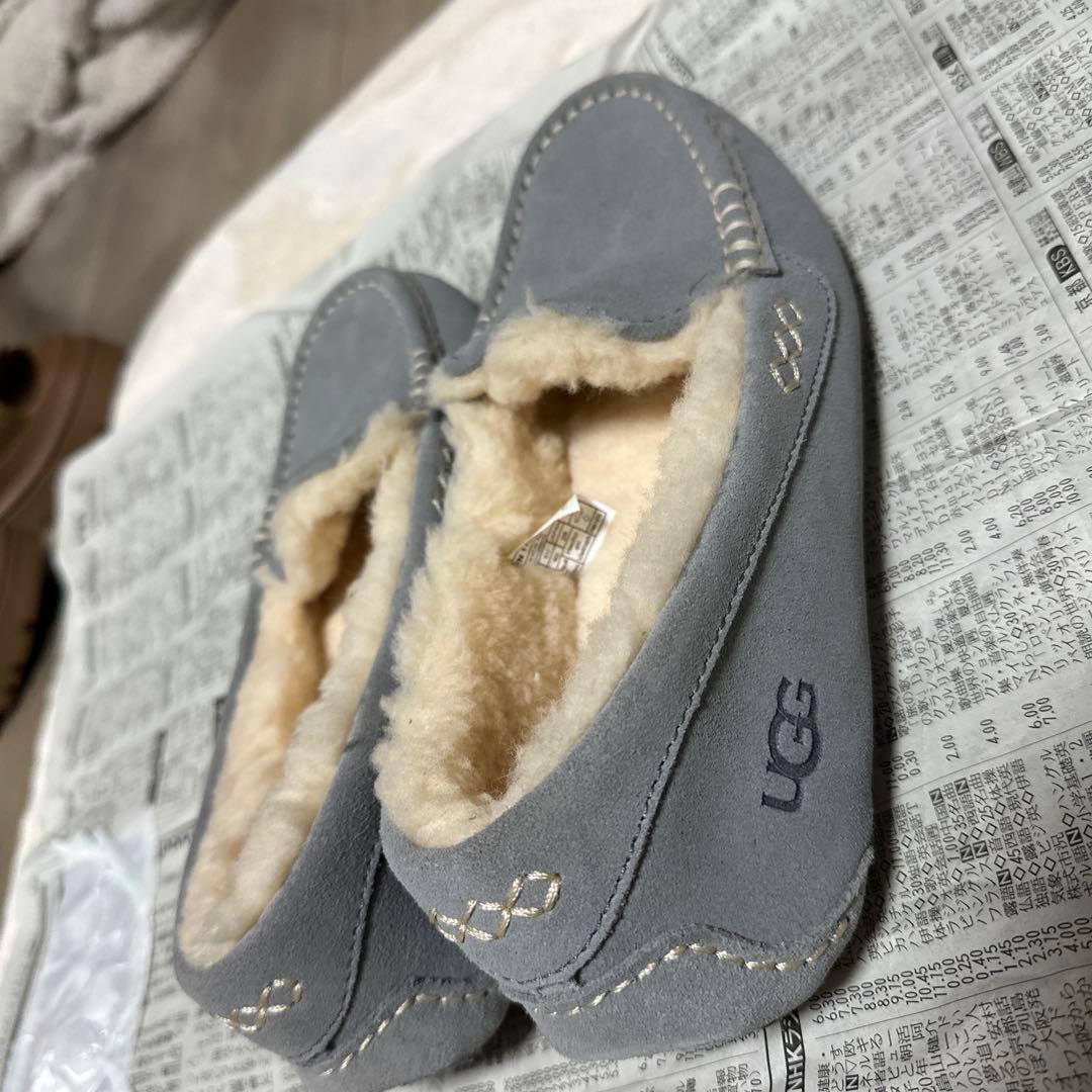 UGG グレー モカシン　美品