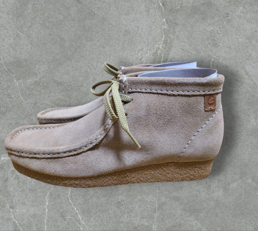 新品未使用!!Clarks shacre boot ベージュ スエード モカシン