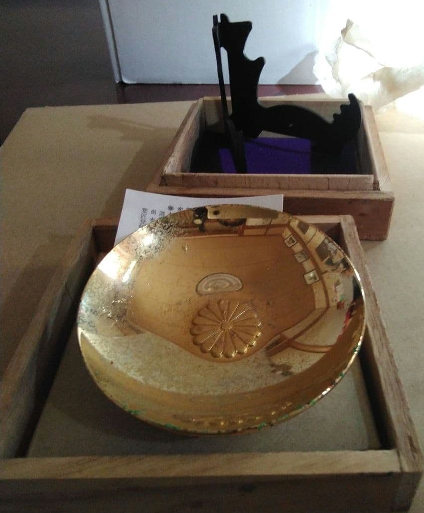 昭和レトロビンテージ両陛下行家菊花紋金杯サイズ直径約7.5cm(新品未使用)