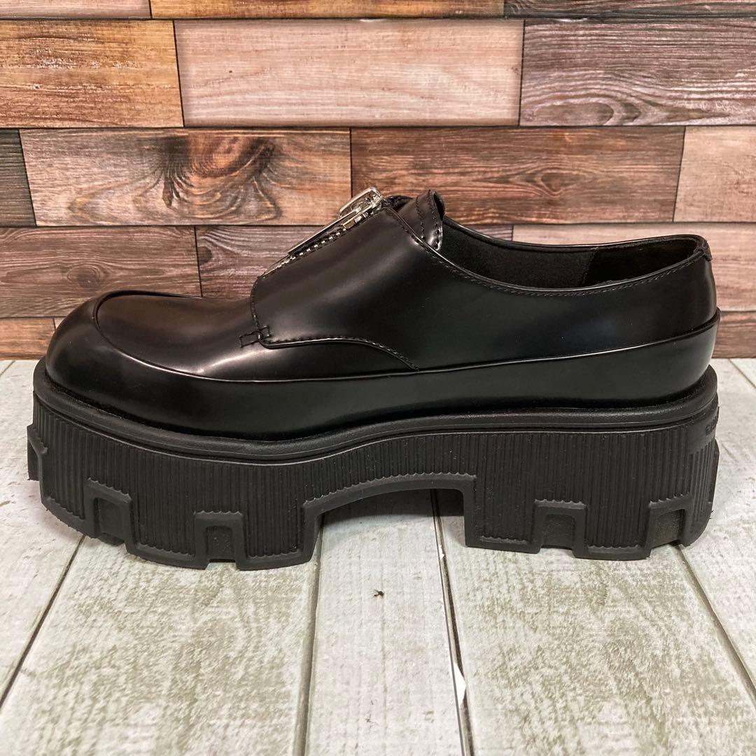 チャールズアンドキース　23.5　ジップアップ プラットフォームローファー　黒