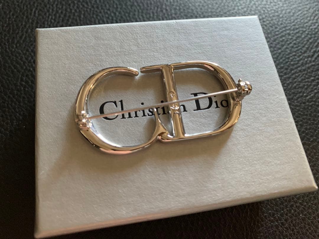 みかせページ【Dior/ディオール/ブローチ/ピンバッジ/CDロゴ】