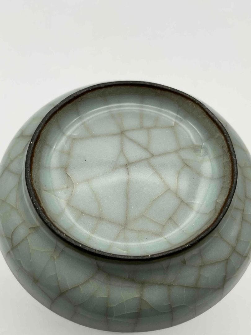 南宋時代　青磁　官窯　郊壇官窯　汝官窯 包金氷裂紋 弦文盤口瓶(F-81)