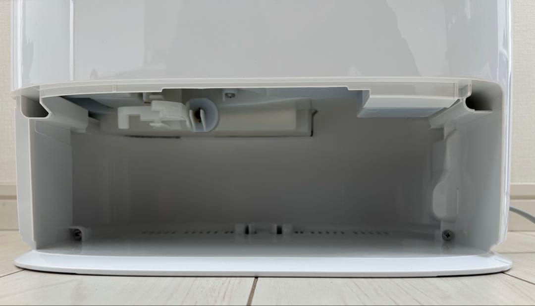 【美品】パナソニック 衣類乾燥除湿機 ナノイー搭載 F-YZTX60-S