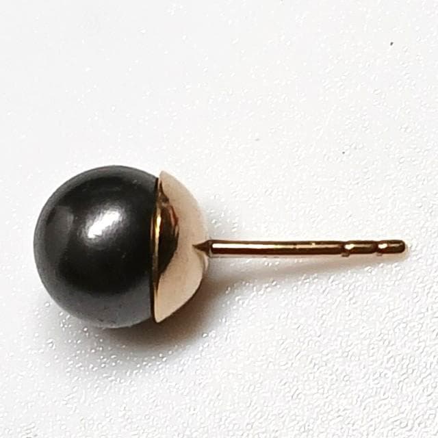 まい様　ディオール トライバルピアス ブラックパール調 CD ボール 片耳