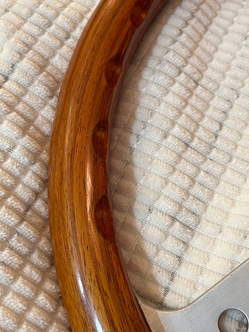 MOMO INDY 木製ウッドステアリング 美品かな？