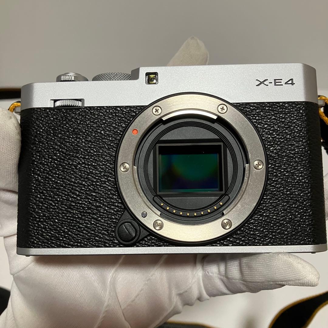 フジフィルム　Fujifilm X-E4本体 充電器・microSD付き