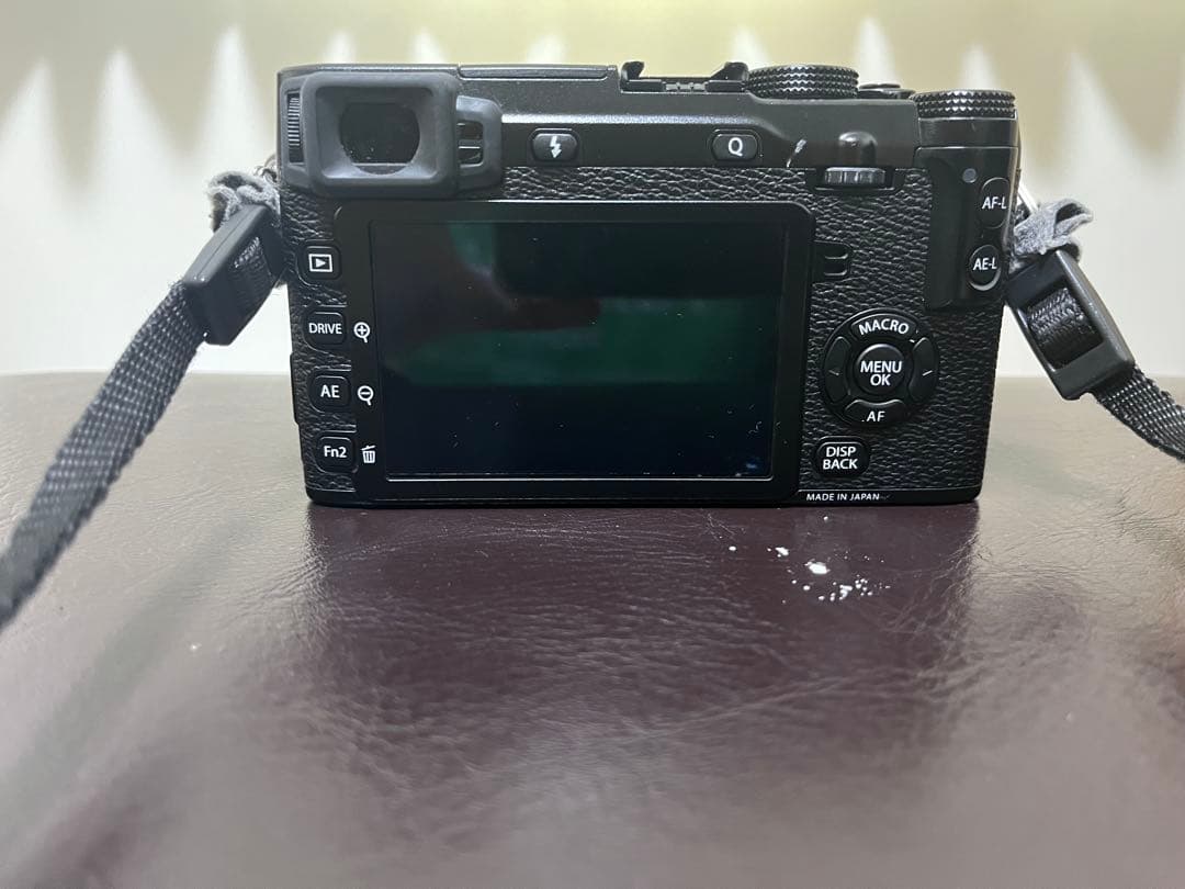 FUJIFILM X-E2 ミラーレス一眼 本体とズームレンズ