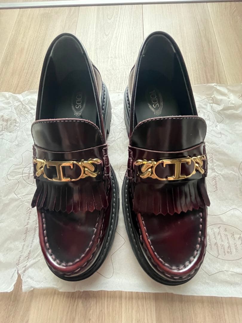 TOD'S バーガンディ フリンジ ローファー 36½