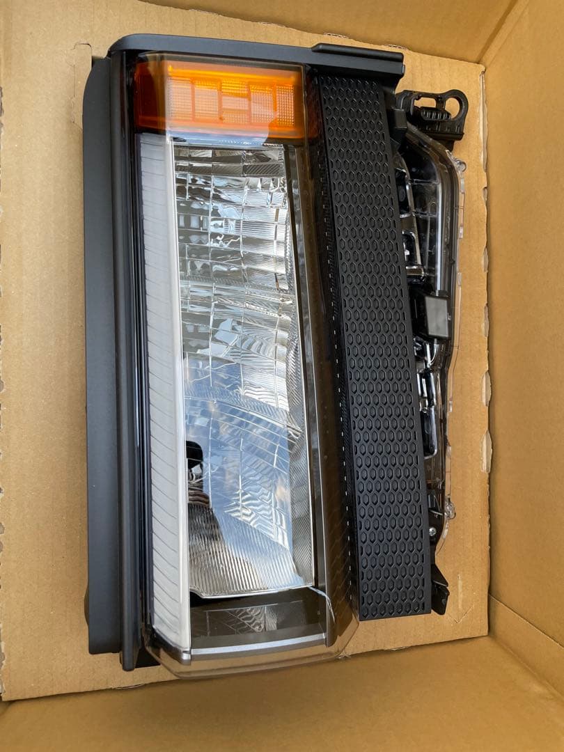 ランドクルーザー 250 リフレクターヘッドライト左右　角目 ランクル トヨタ