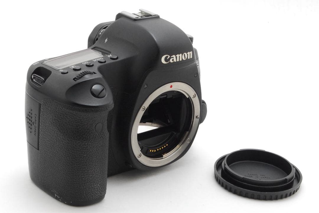 美品✨キャノン EOS 6D ボディ❤️フルサイズセンサー搭載モデル！