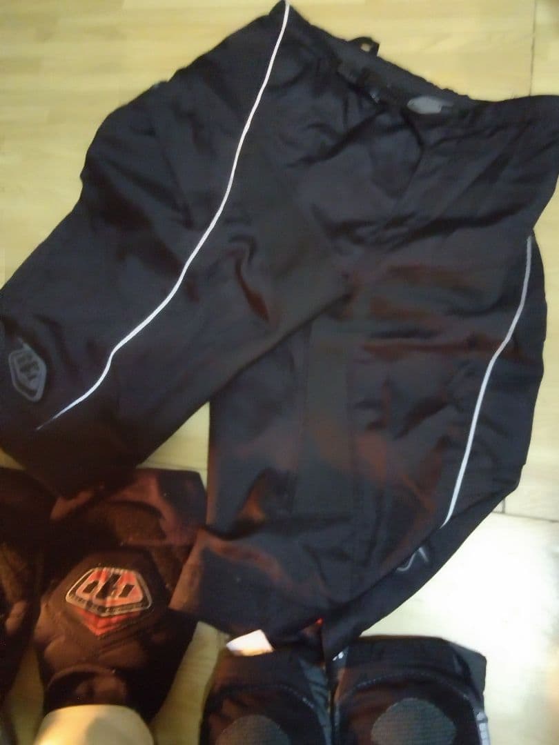 MTB BMX モトクロス　レーサー　トロイリーデザイン　プロテクター　膝　肘