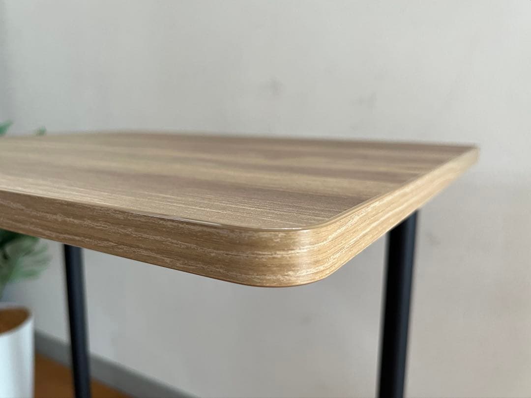 コクヨ　サイドテーブル　8.8万　デスク　シンプルモダン　グッドデザイン賞　北欧