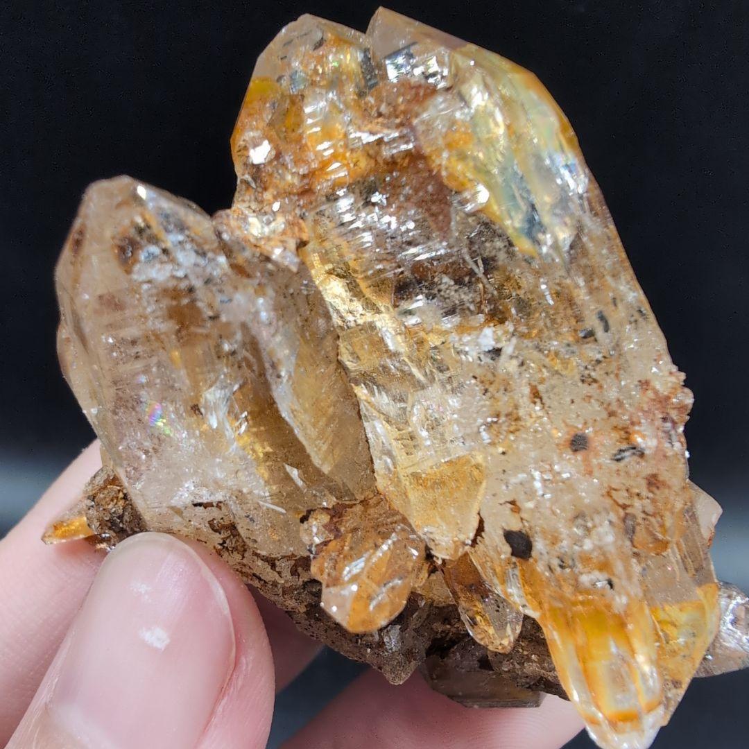 高品質 ガネッシュヒマール産　水晶　ポイント D