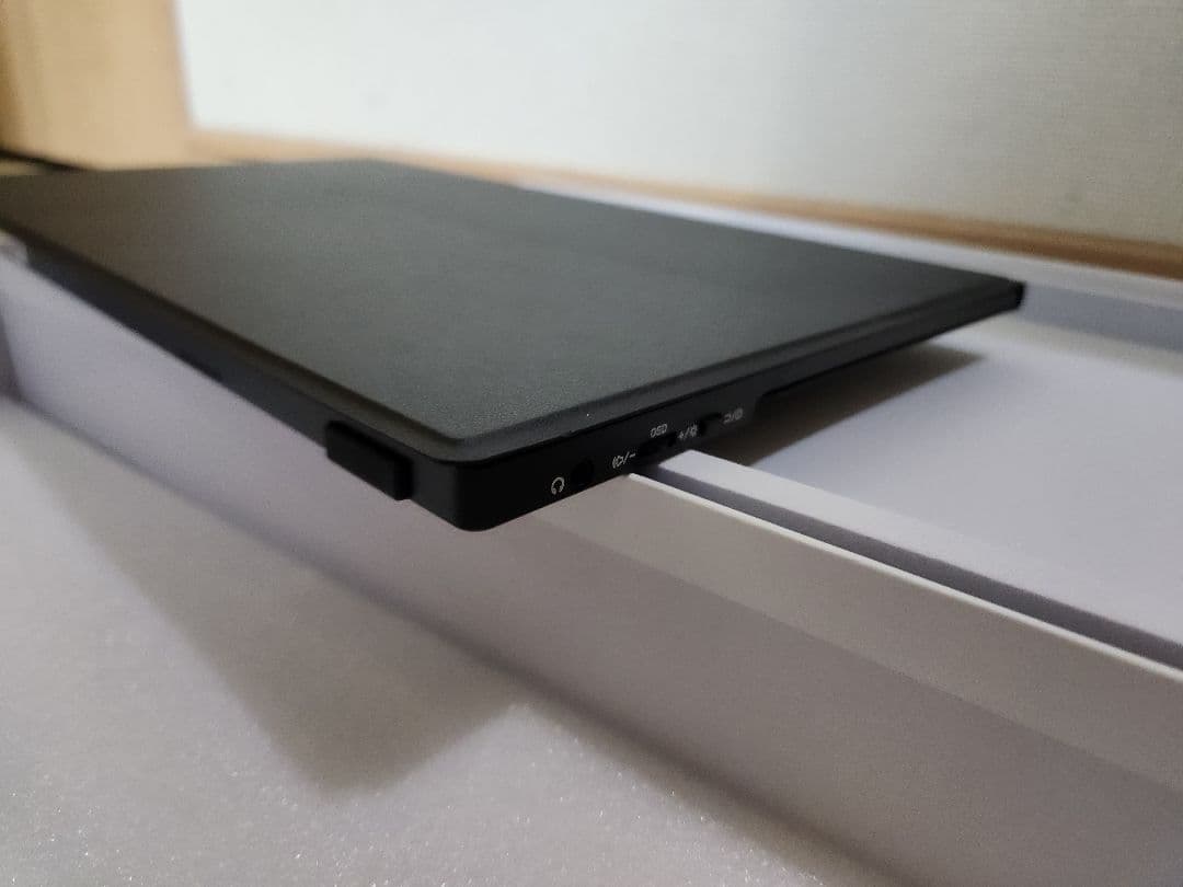 cocopar ポータブルモニター 15.6インチ