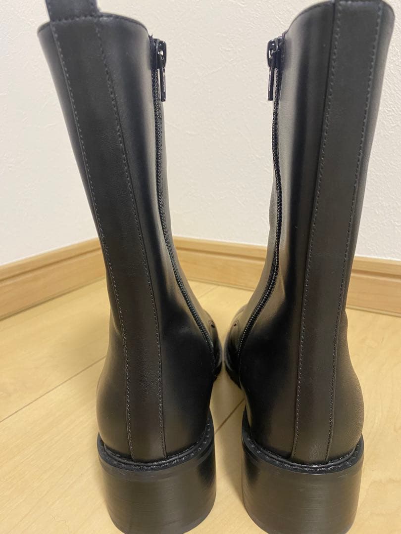 TSURU By MARIKO OIKAWA 未使用試着のみ　ショートブーツ