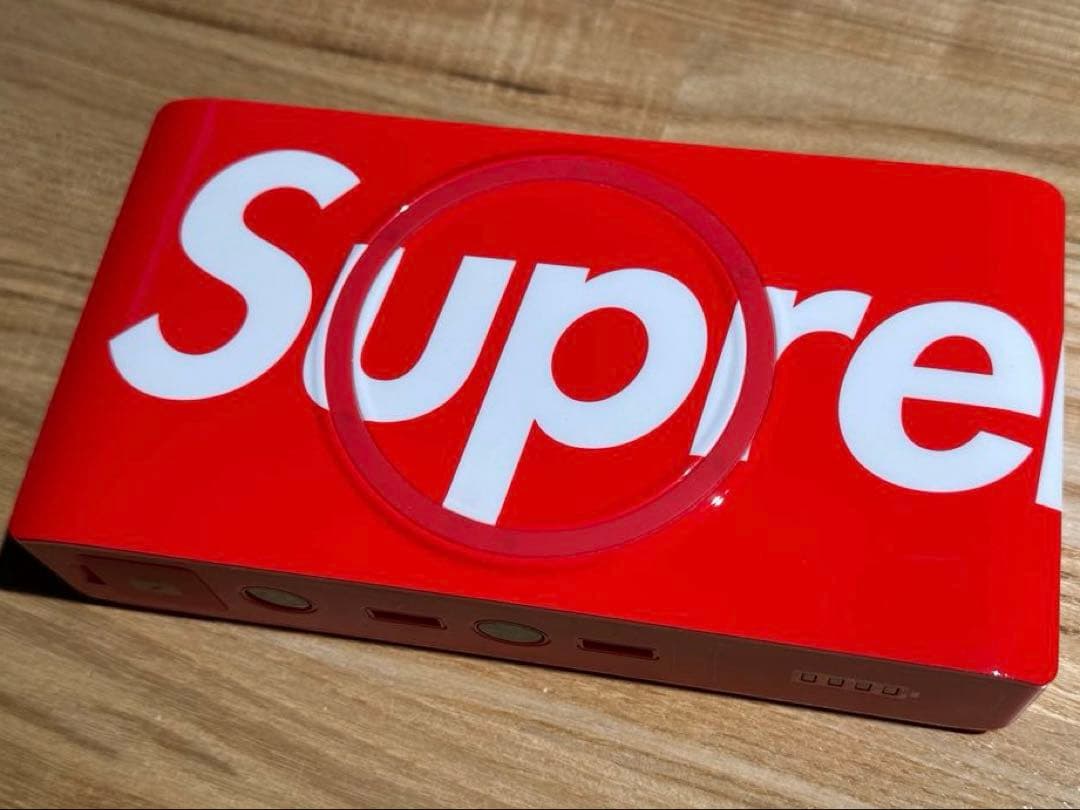 スマホアクセサリー Supreme mophie power station Go