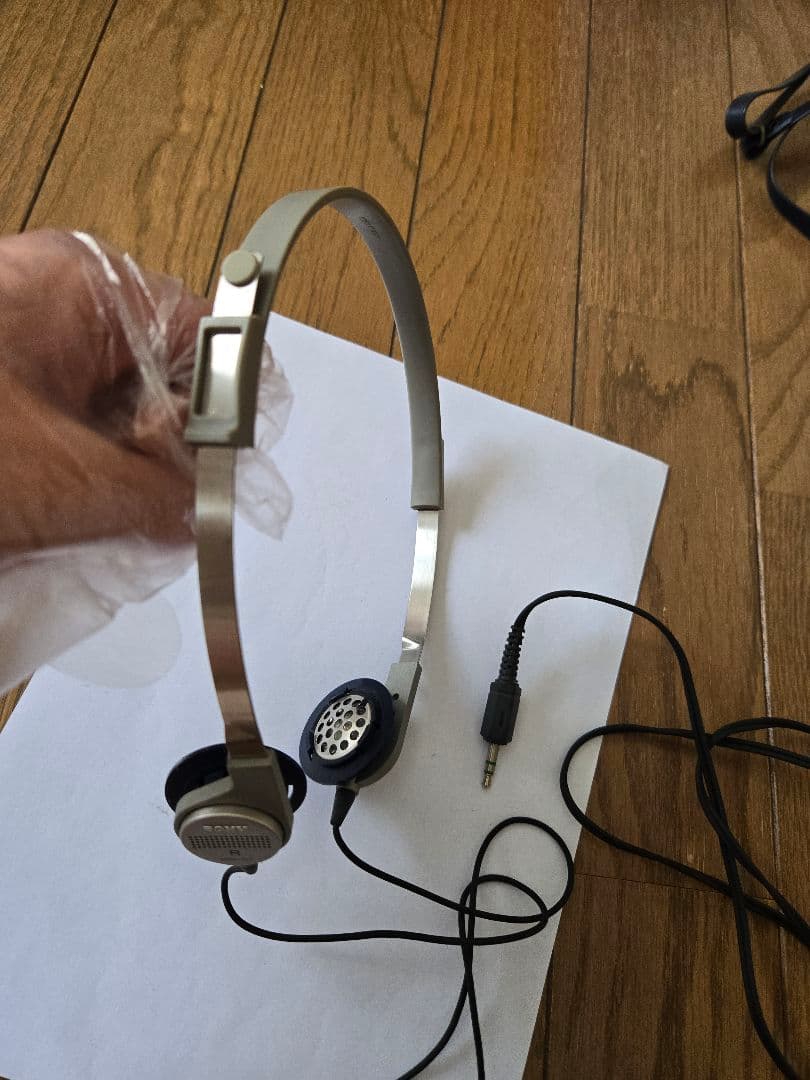 ソニー　ウォークマン　ジャンク品　イヤホン+ケース付き