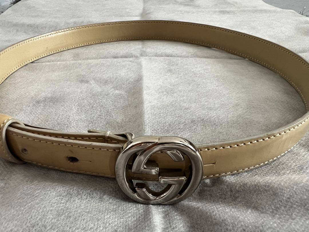 GUCCI ベージュレザーベルト GGロゴ 70/28