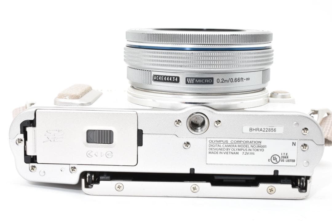 【極美品】OLYMPUSオリンパス PEN E-PL8ホワイト14-42ｍｍ