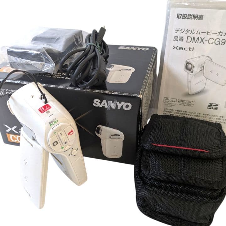 サンヨーホワイト SANYO Xacti DMX-CG9 ムービー ビデオカメラ