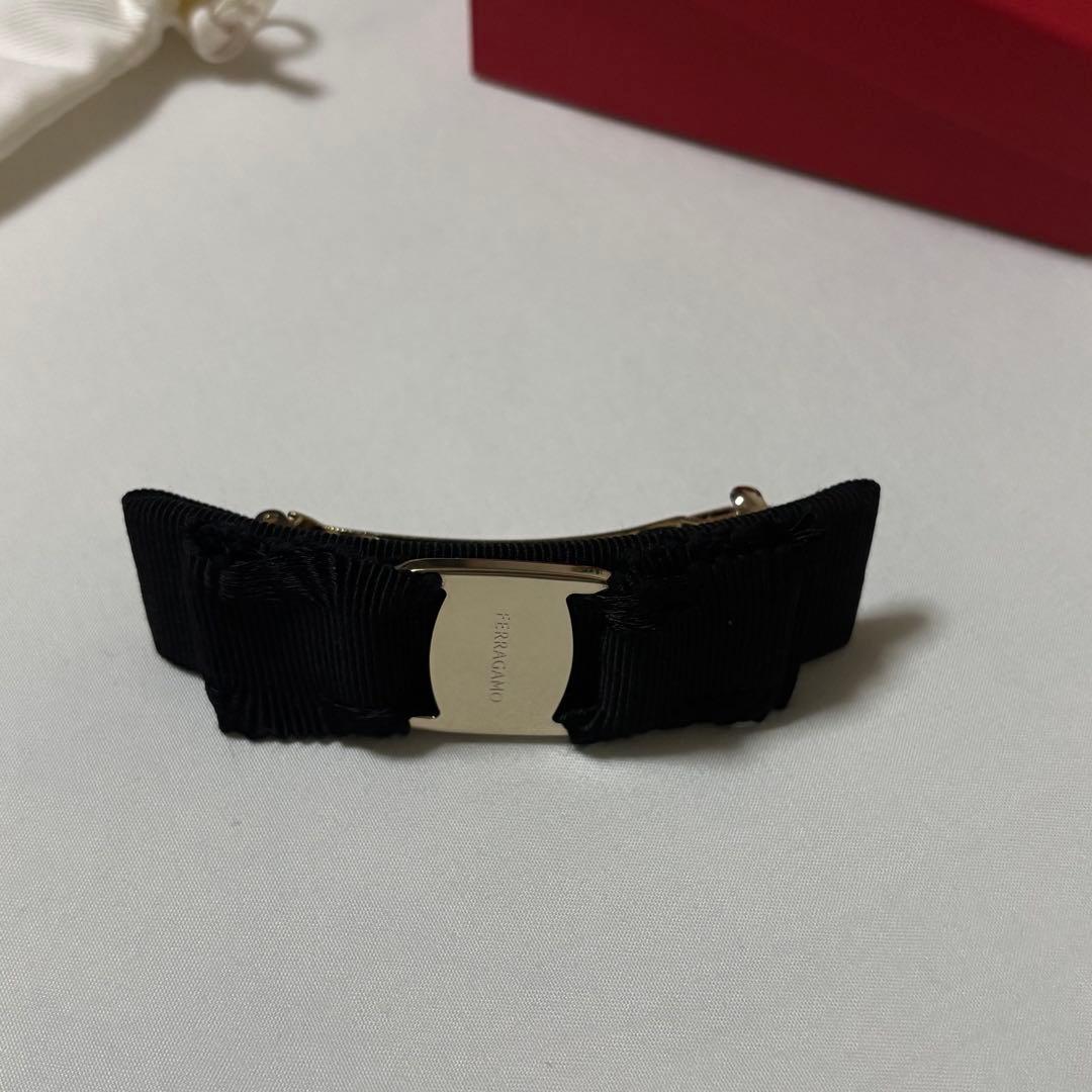 FERRAGAMO バレッタ ブラック/ゴールド