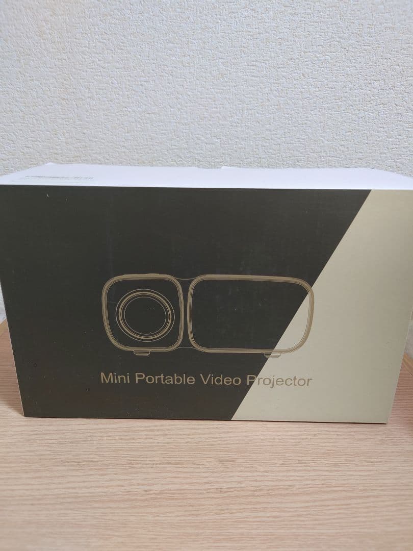 ✨新品未使用✨プロジェクター 小型 家庭用 ホームシアター ズーム機能 高画質