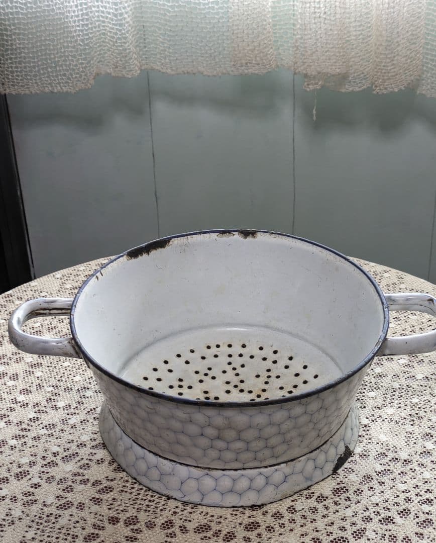 フランスアンティーク ホーローコランダー ハニカム柄 エナメルコート