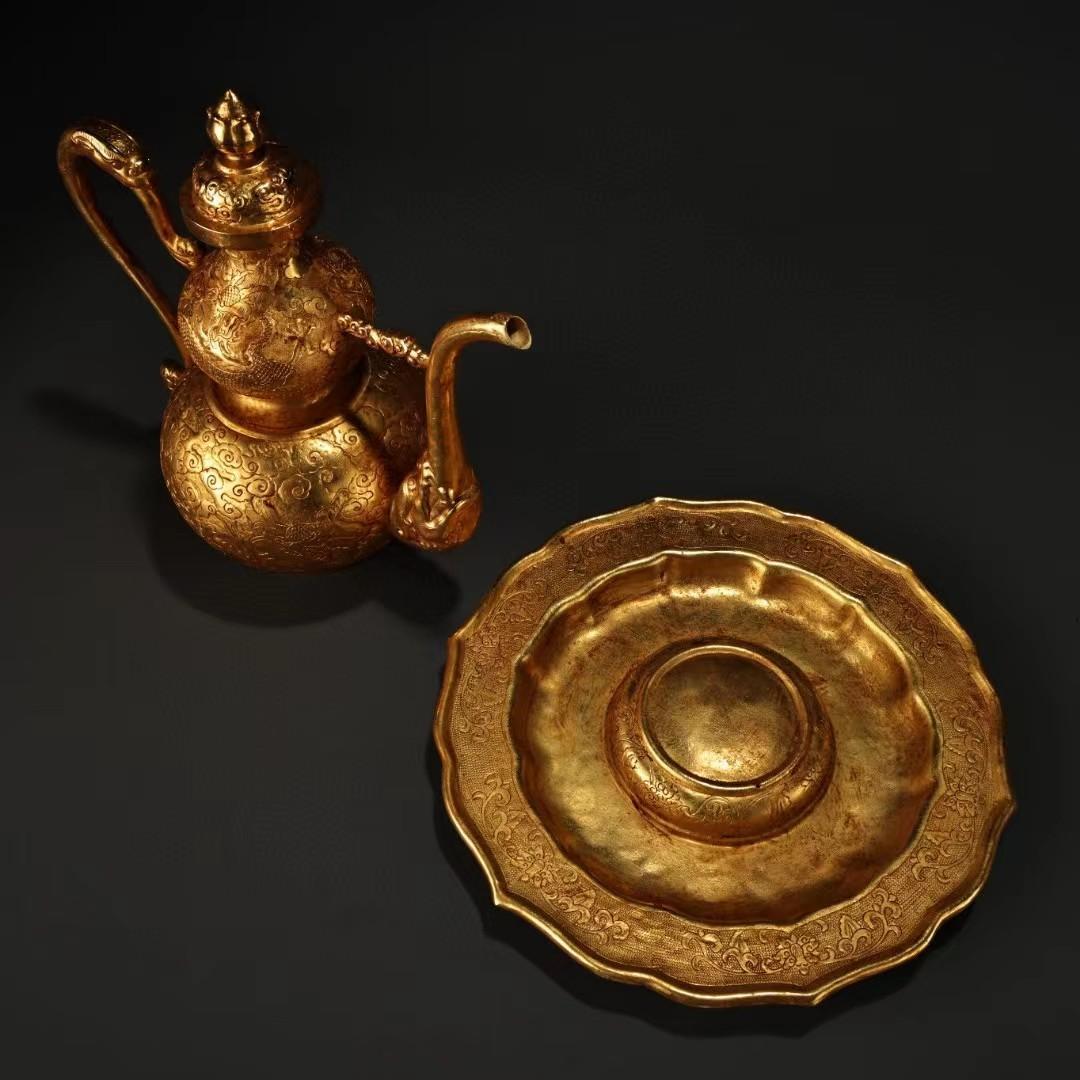 中国古美術・龍葫蘆の酒壺と皿・古い純銅鎏金细密彫・純手作り・高浮彫・置物・酒器