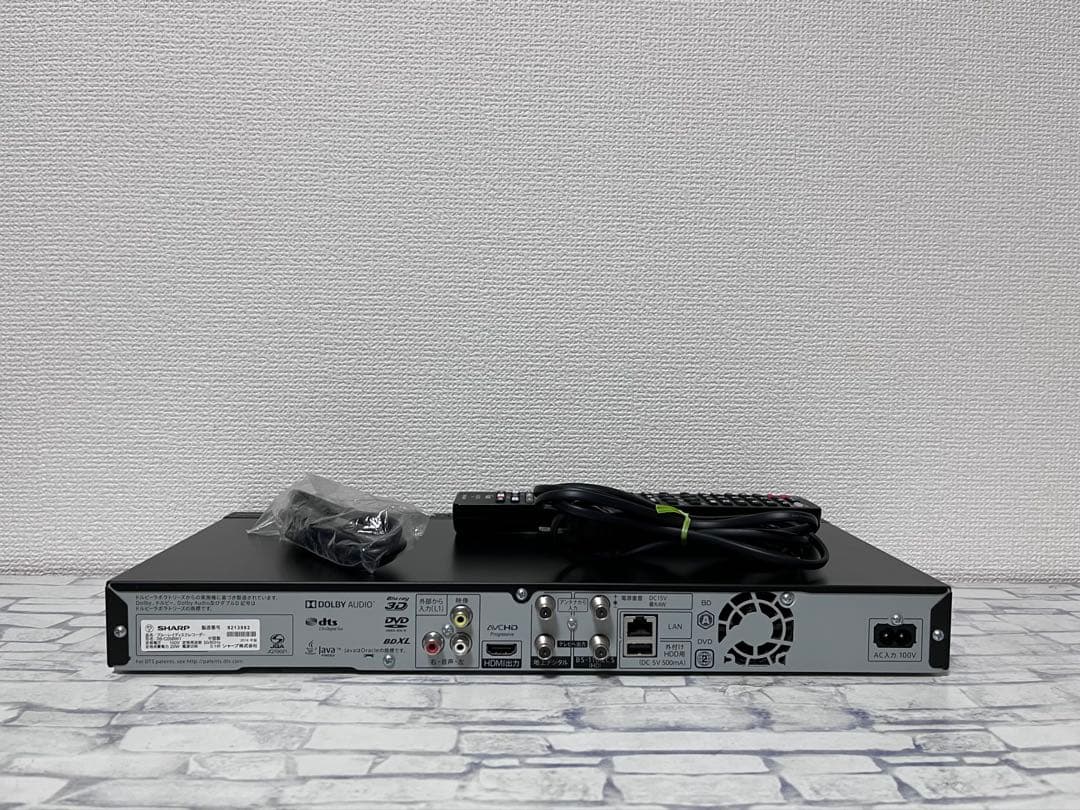 リモコン付　2番組録音　シャープ　ブルーレイレコーダー　2B-C05BW1