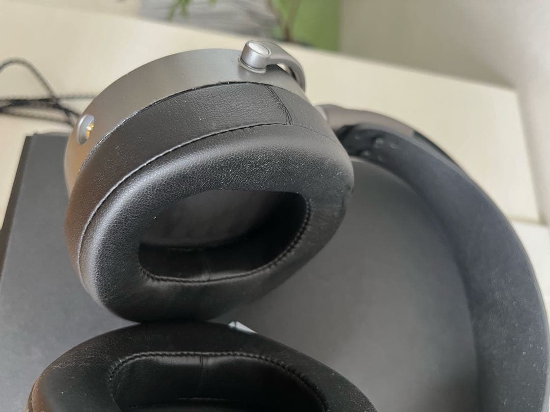 ヘッドホン Audeze MM-100