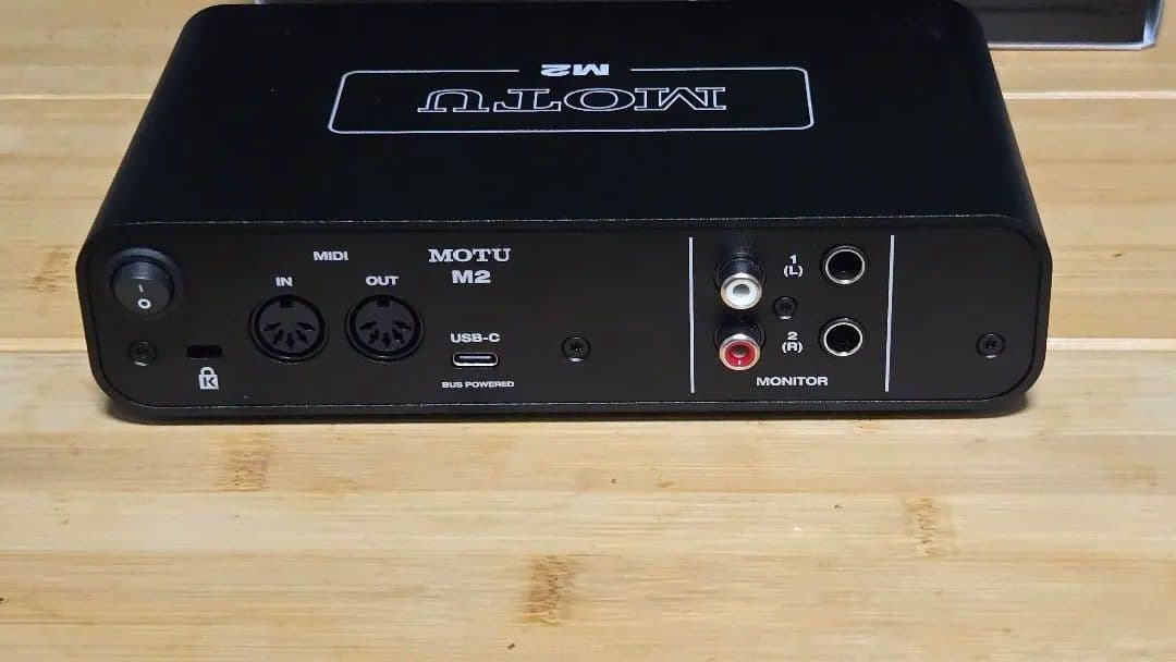 MOTU M2 オーディオインターフェース