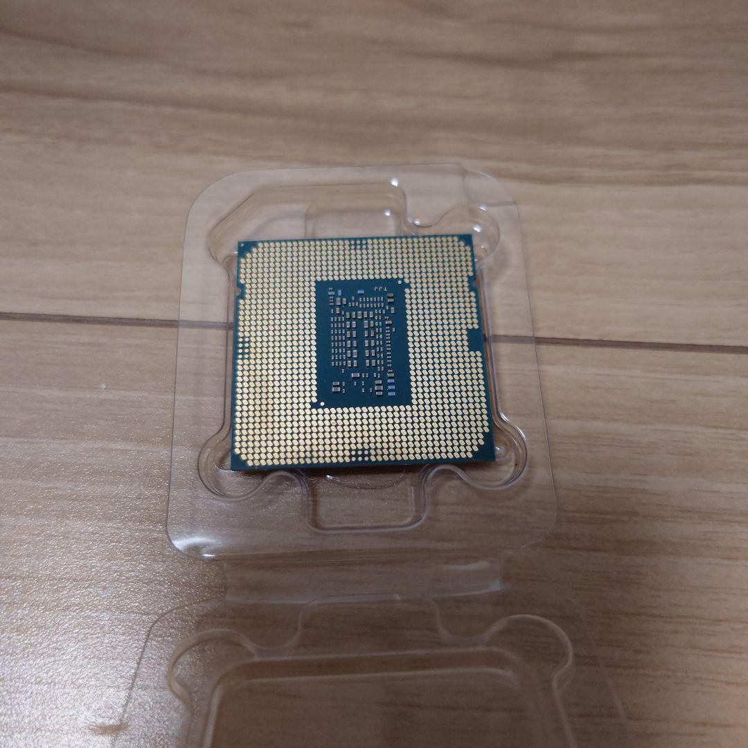 Intel Core i3-10100 CPU 本体