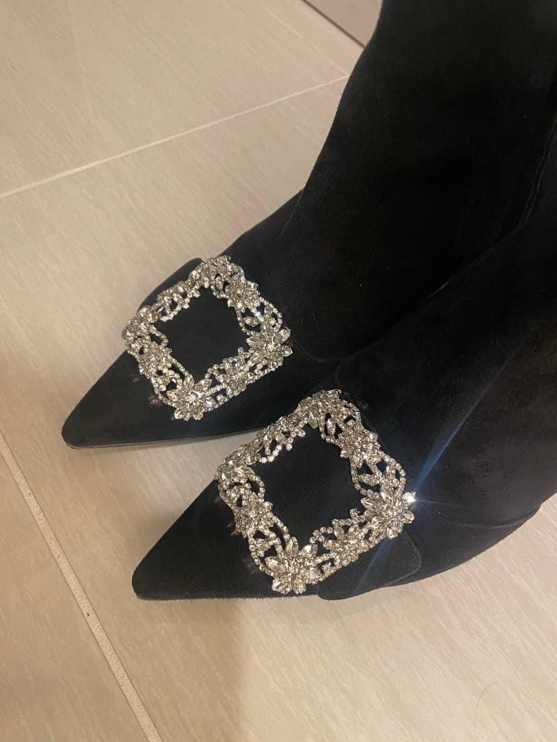 マノロブラニク　スウェードブーツ　37