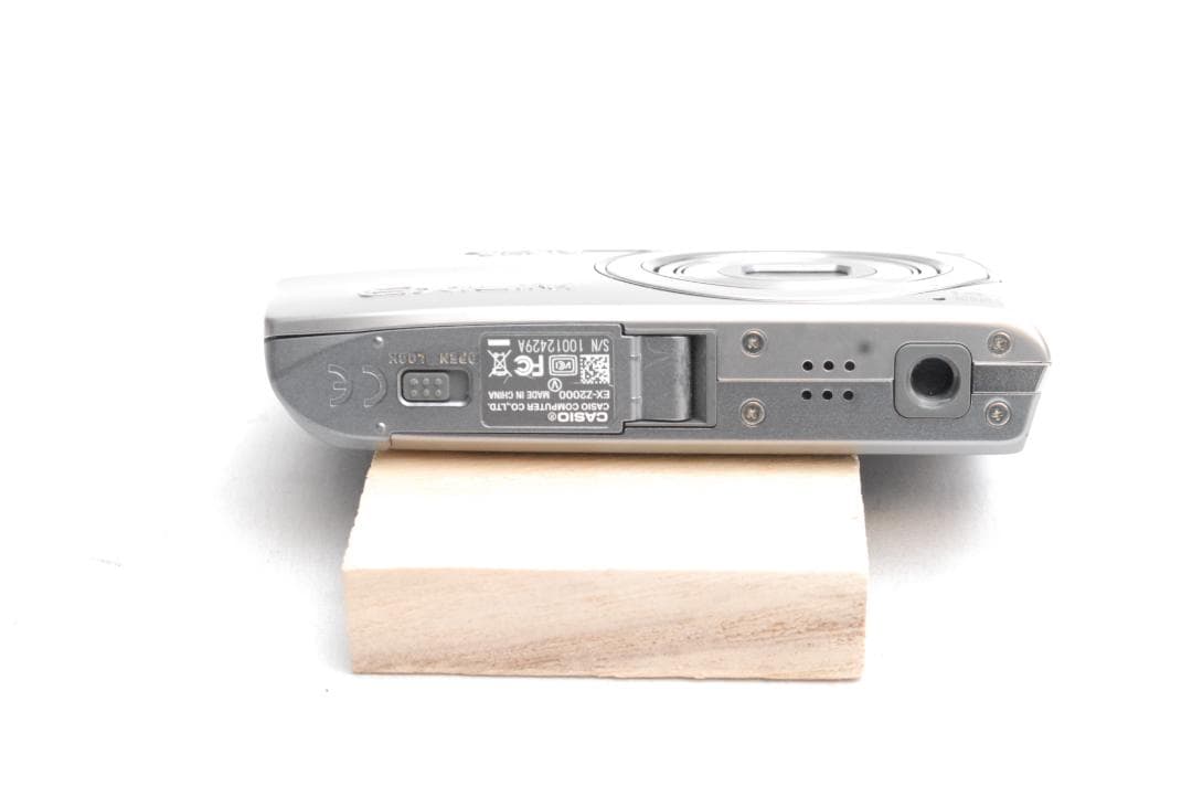 CASIO EXILIM EX-Z2000 (良品）